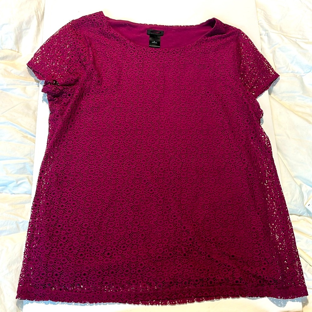 Burgundy short sleeve blouse. Excellent condition